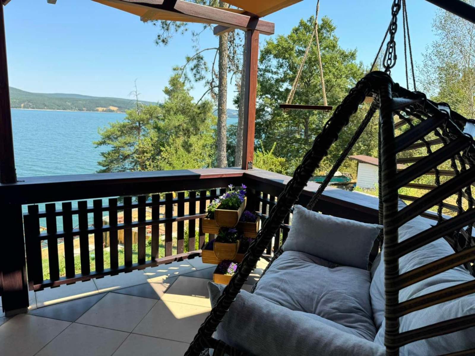 Villa Iskar Lake Residence By Bookvillabg Shtarkelovo Gnezdo Екстер'єр фото