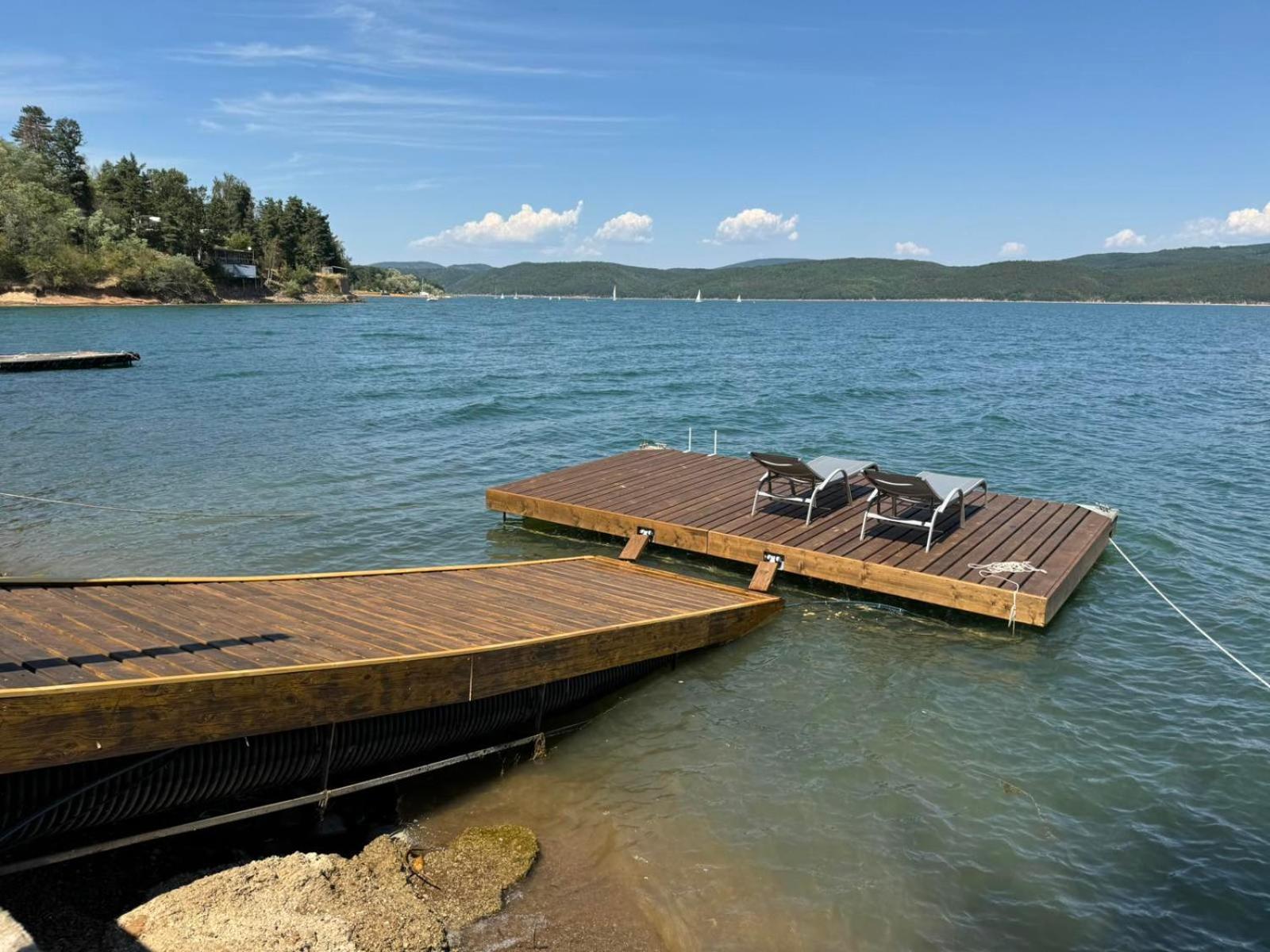 Villa Iskar Lake Residence By Bookvillabg Shtarkelovo Gnezdo Екстер'єр фото