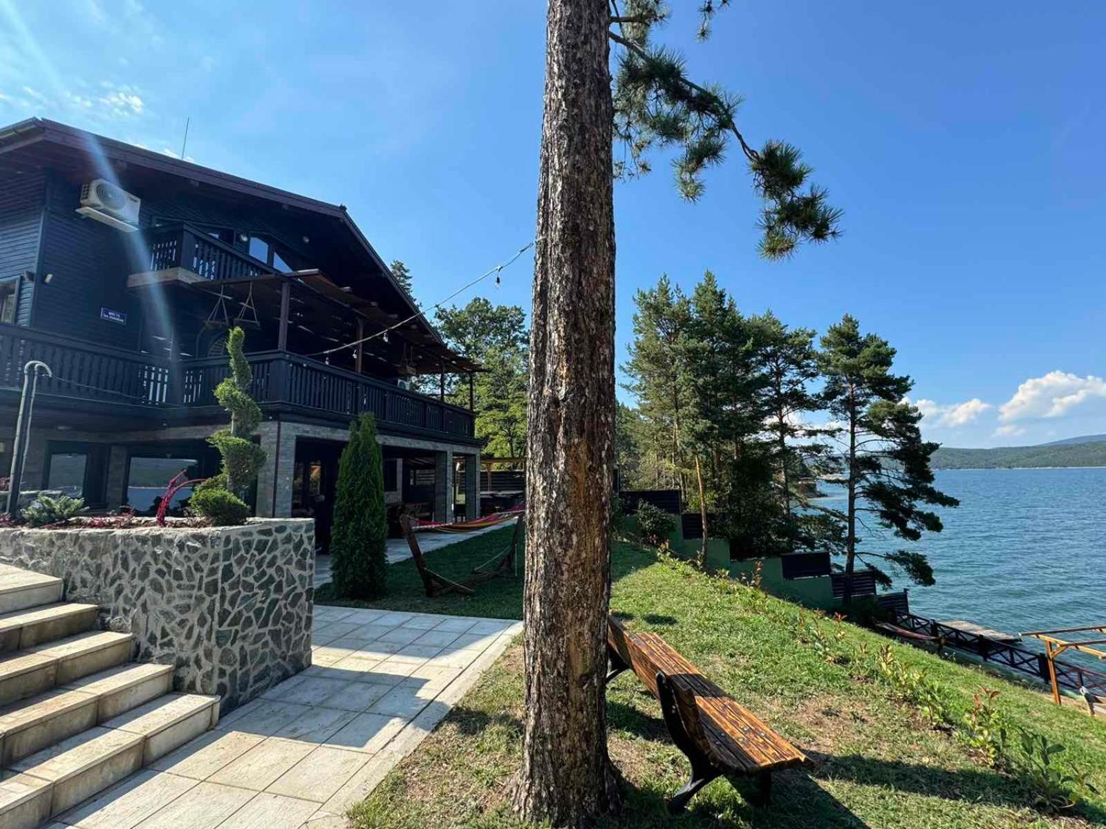 Villa Iskar Lake Residence By Bookvillabg Shtarkelovo Gnezdo Екстер'єр фото