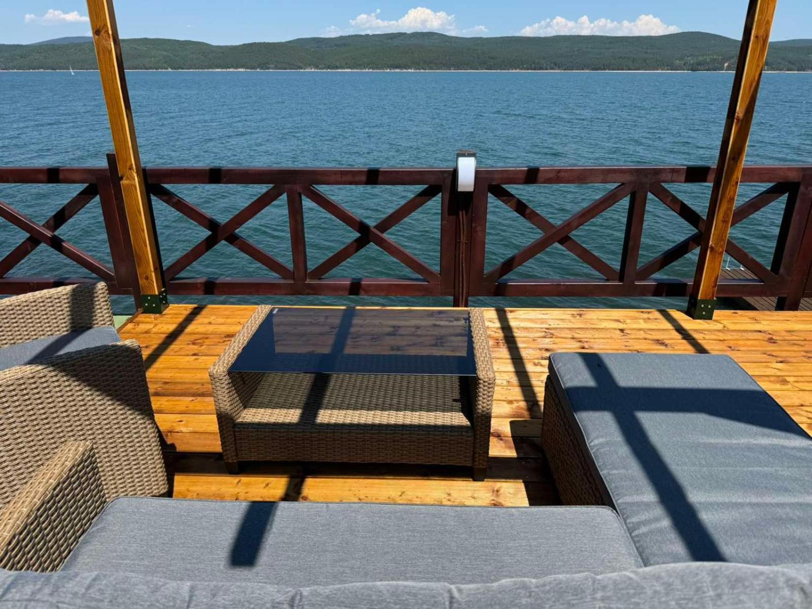 Villa Iskar Lake Residence By Bookvillabg Shtarkelovo Gnezdo Екстер'єр фото